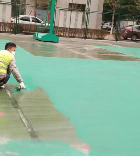 黔南球场地面翻新